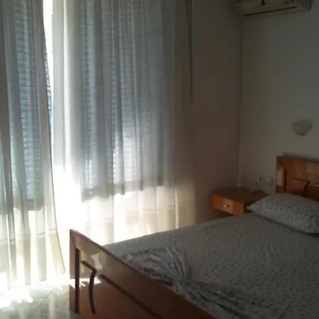 Hotel Qurku 3*