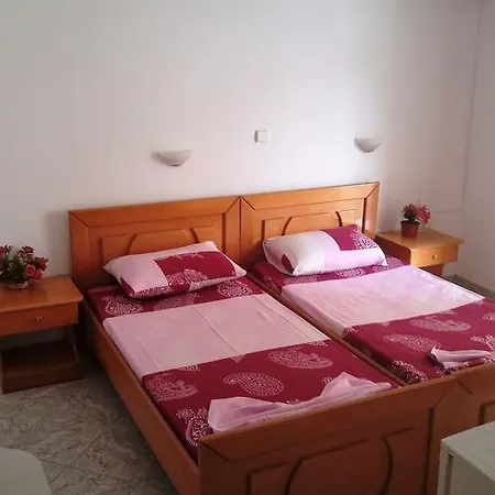 Hotel Qurku 3*